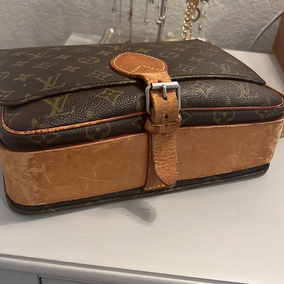 Louis Vuitton Monogram Cartouchiere - Picture 4 of 16